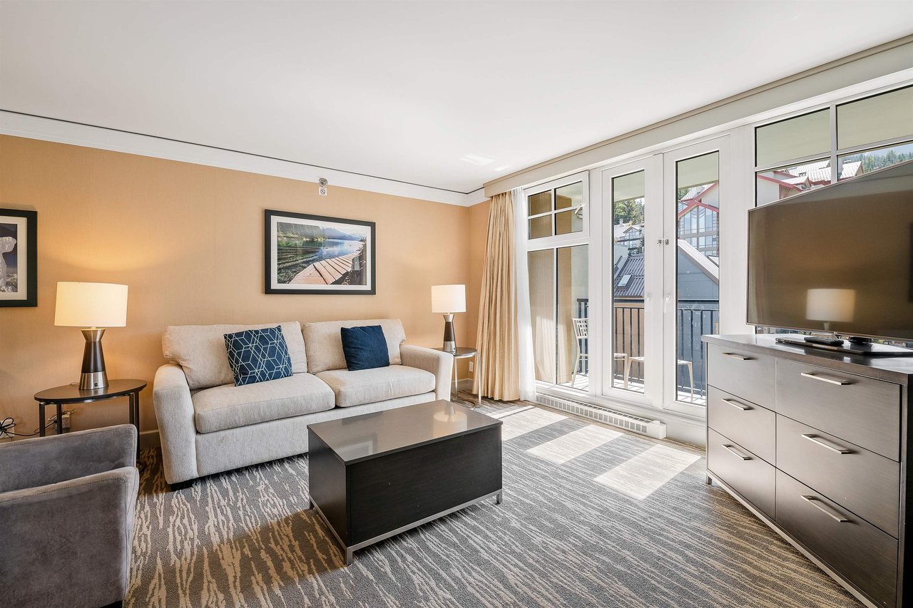 428/430-4050 Whistler Wy