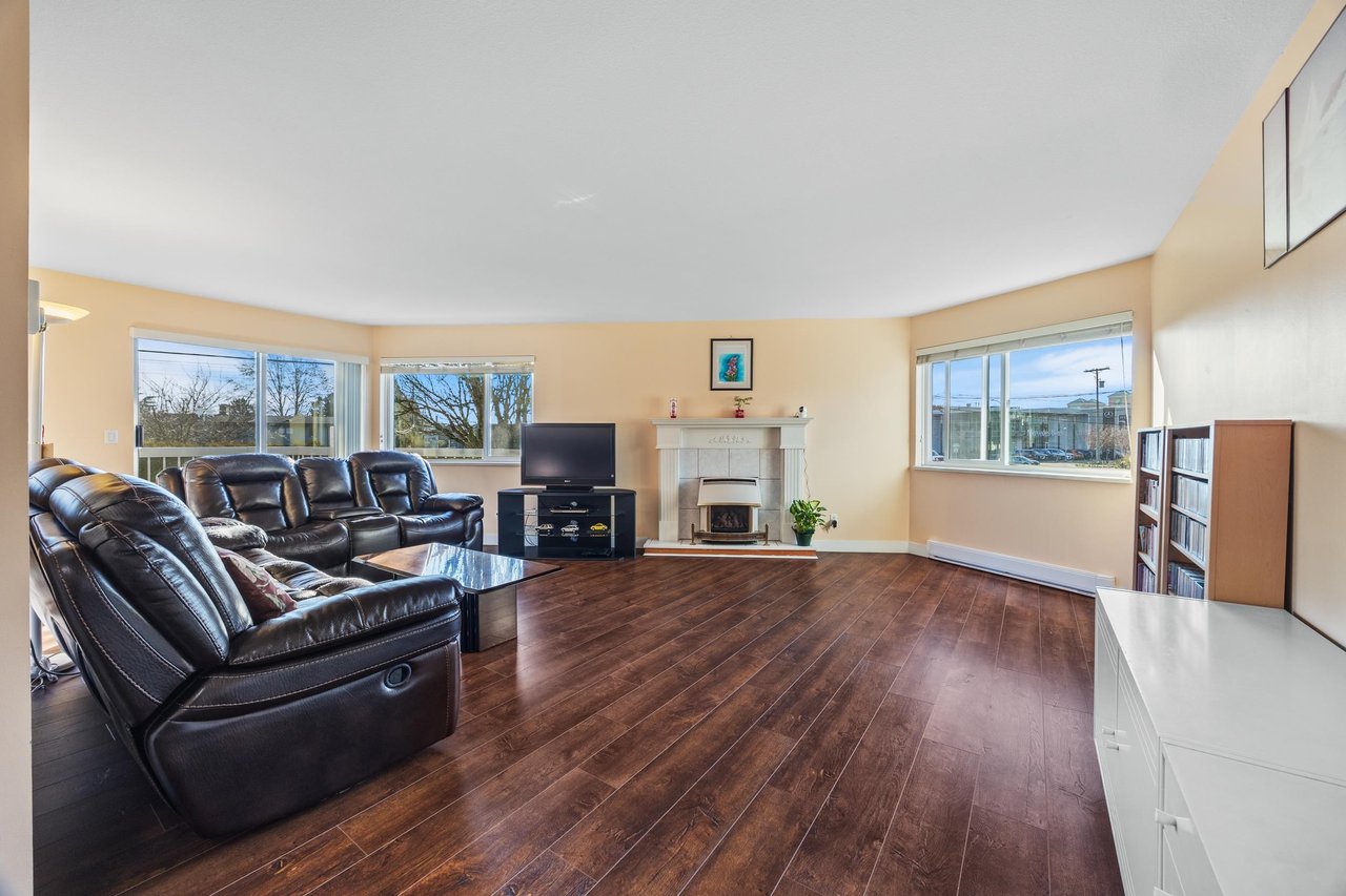 109-11240 Mellis Dr