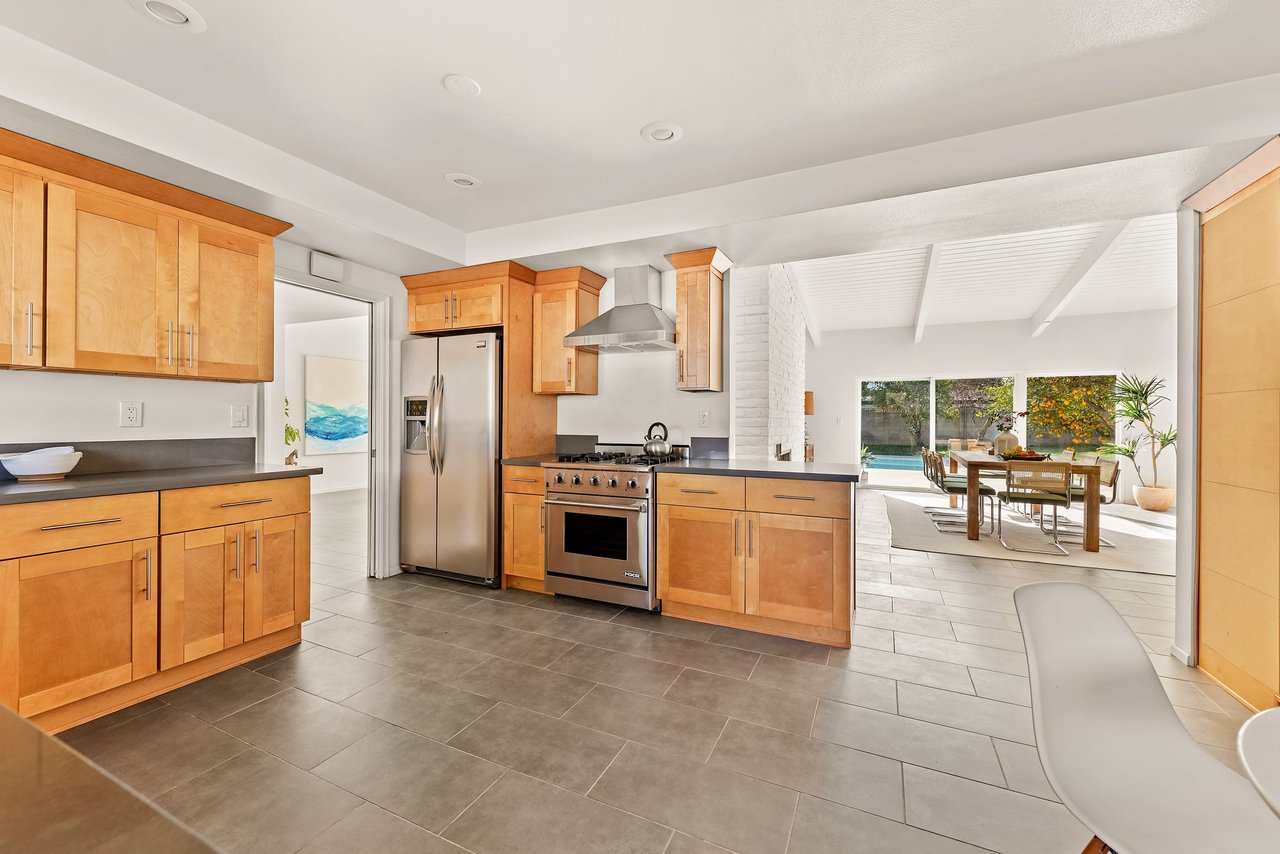 5330 Dubois Ave
