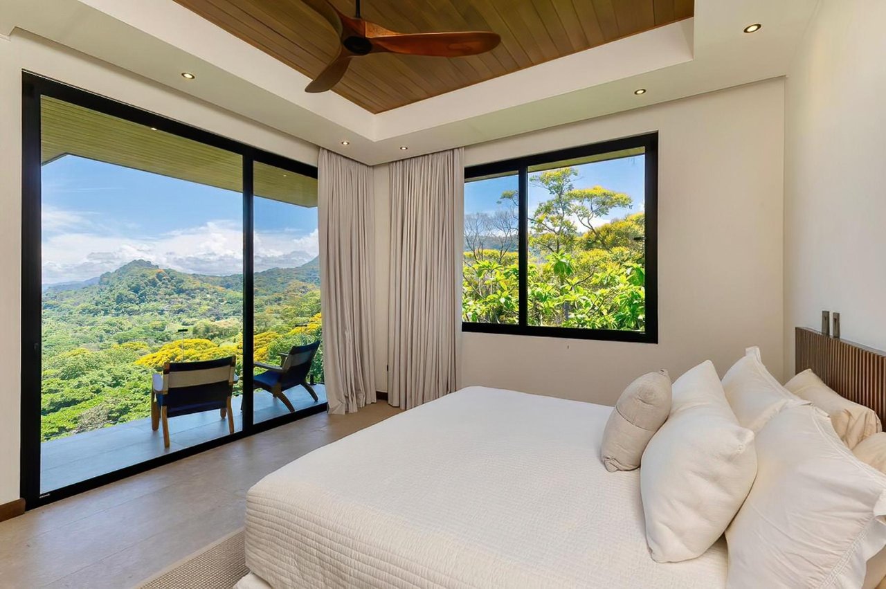 Solar Powered Oceanview Estate, Dominical, Puntarenas
