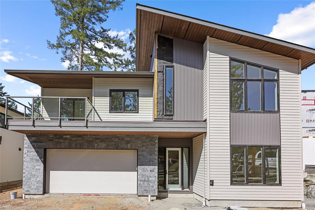 3913 Olympian Wy