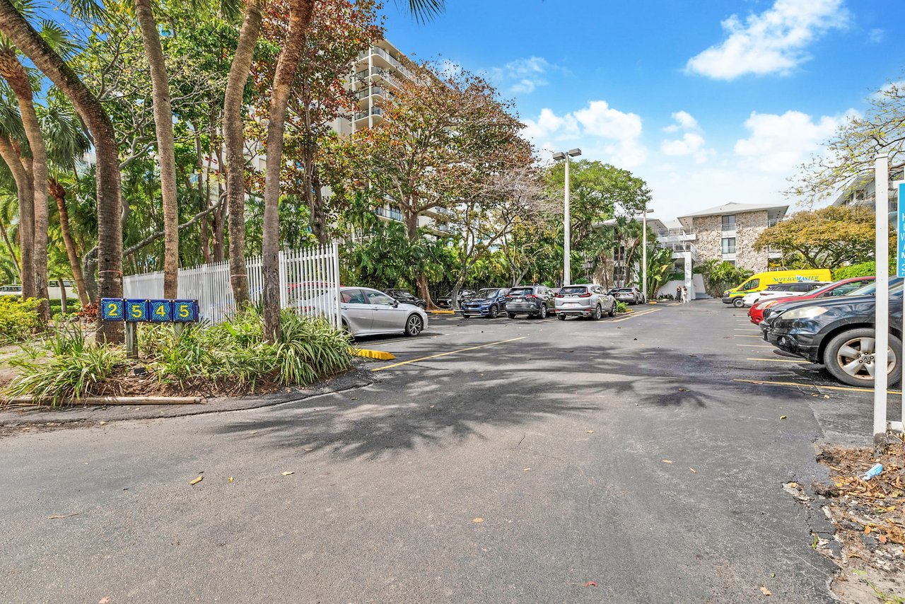 2545 S Bayshore Drive Unit: 111