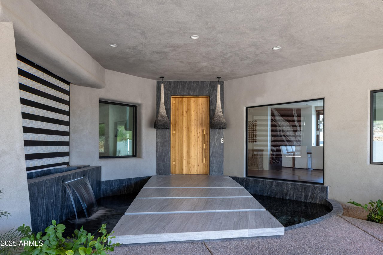 10315 E Calle De Las Brisas