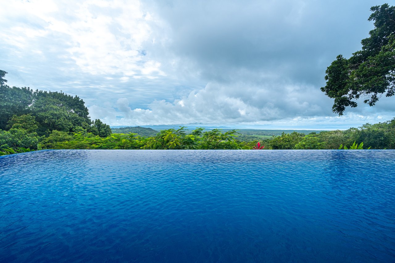 Modern Oceanview Infinity Pool Estate, Ojochal, Puntarenas
