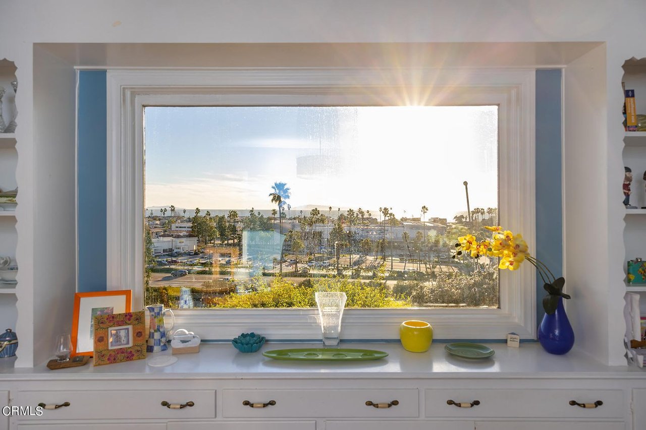 2056 Vista Del Mar Dr