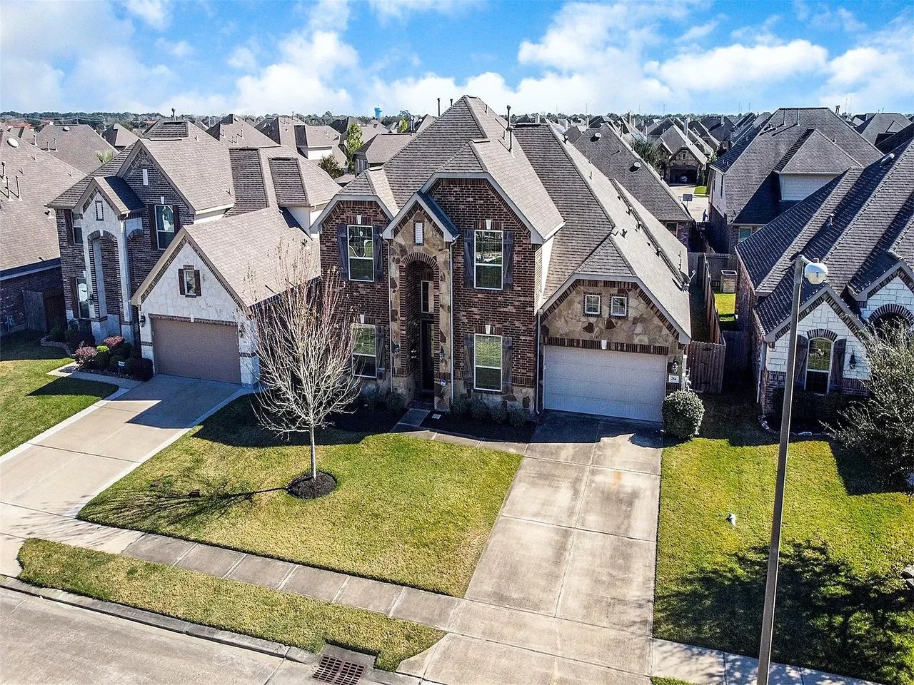 284 W Creek Dr