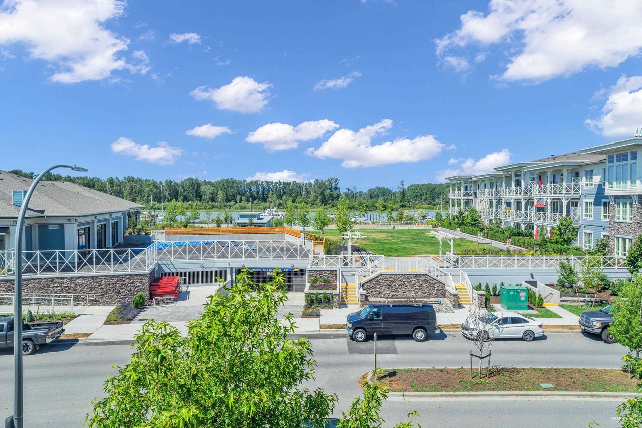 4-5510 Admiral Wy
