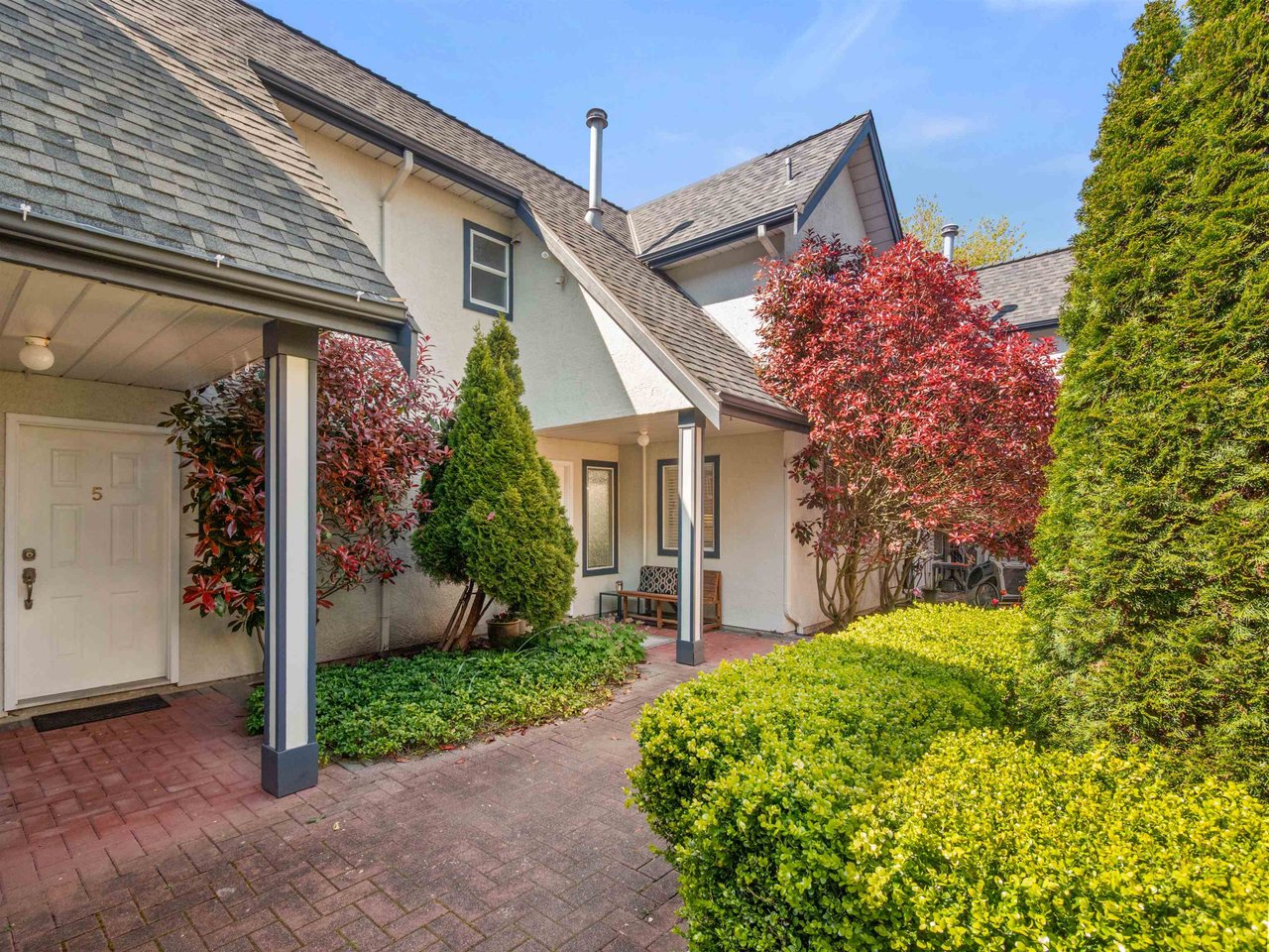 5-4890 48 Ave