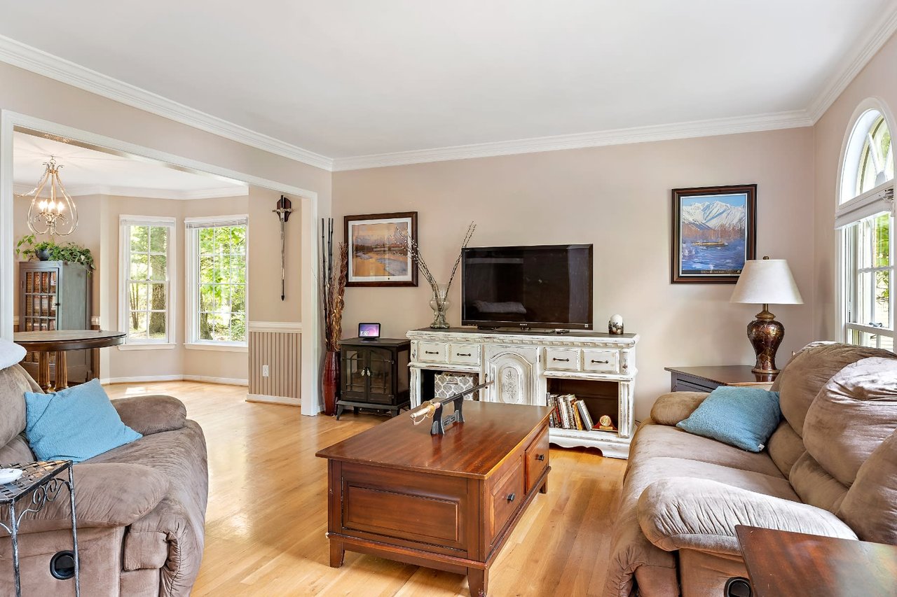 6007 Oak Landing Drive