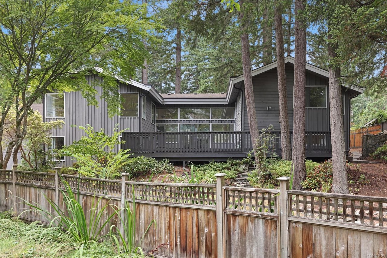 4527 Emily Carr Dr