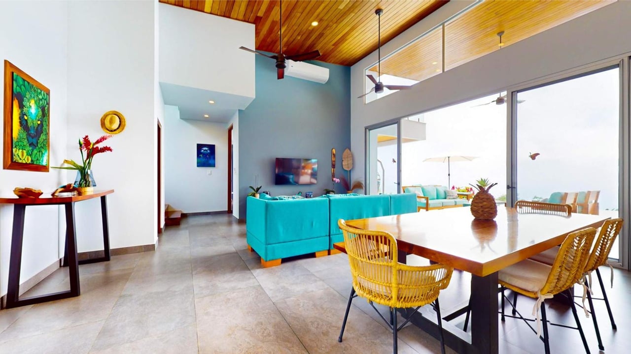 Contemporary Infinity Pool Home, Dominical, Puntarenas