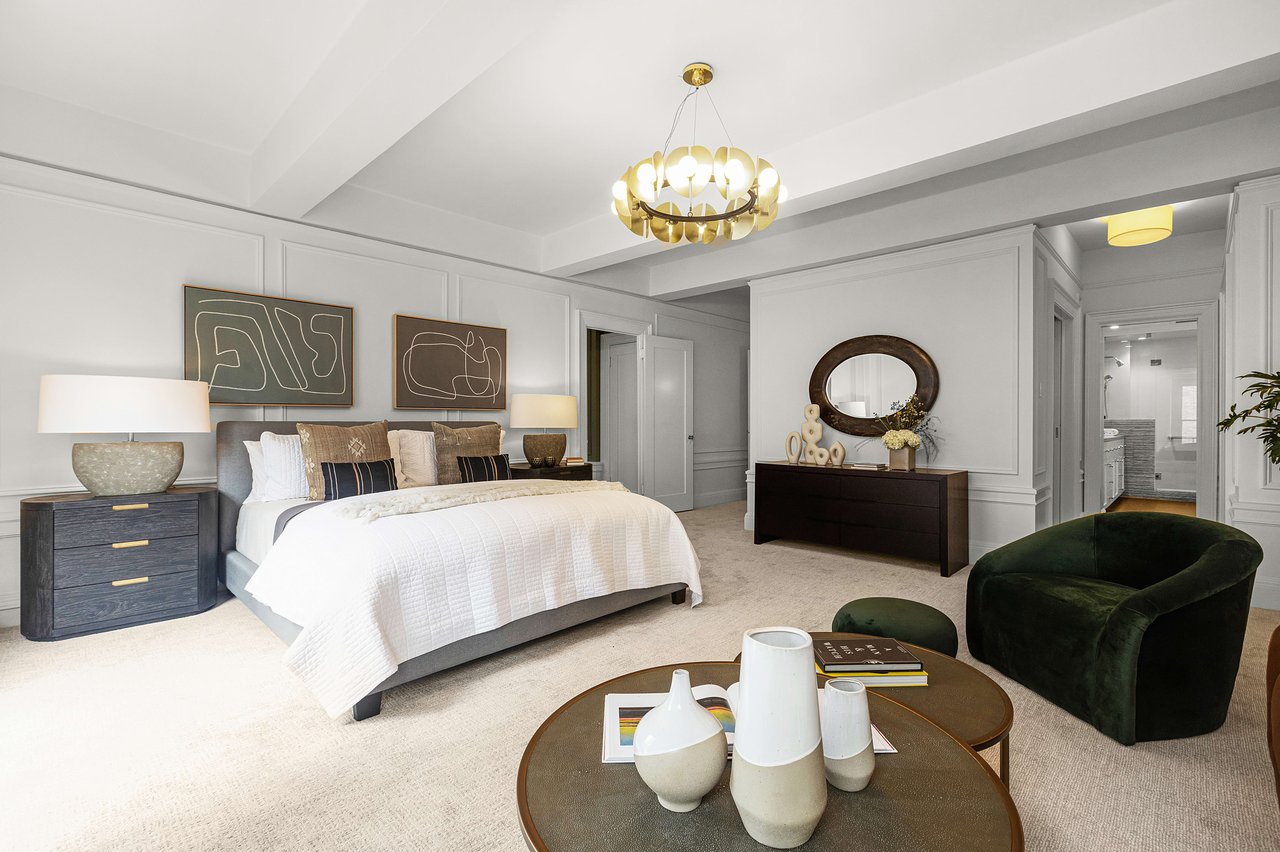 Grand New York-Style Condominium at 840 Powell