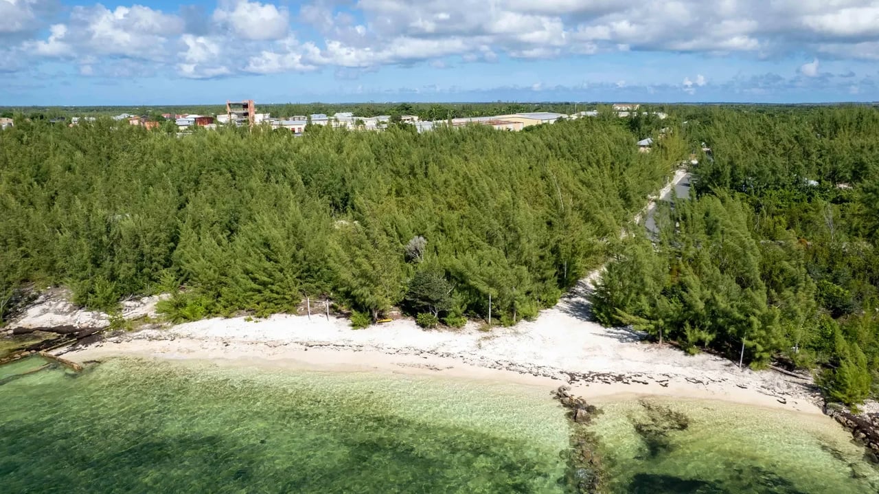 Single Family Lot in Southern Seas