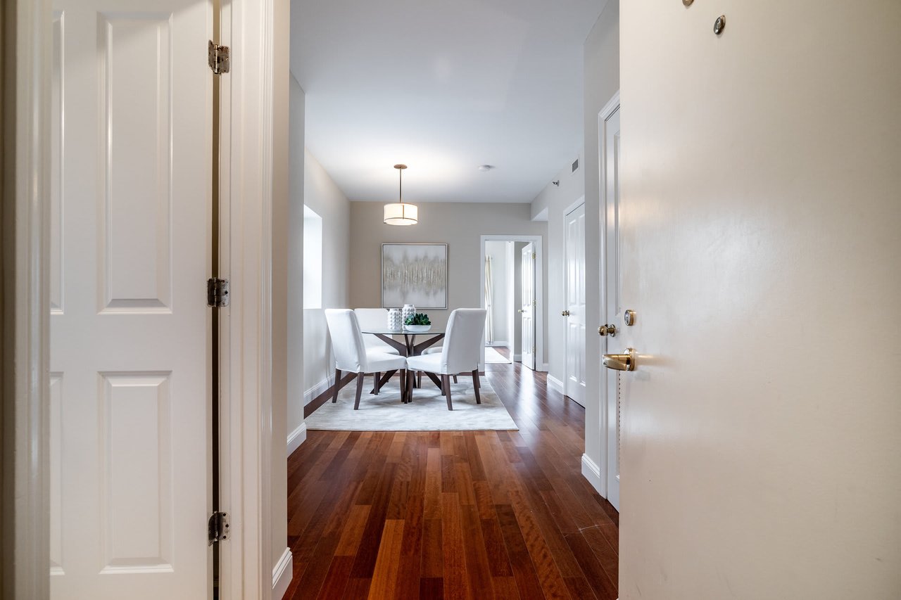 636 Beacon Street, Unit 606