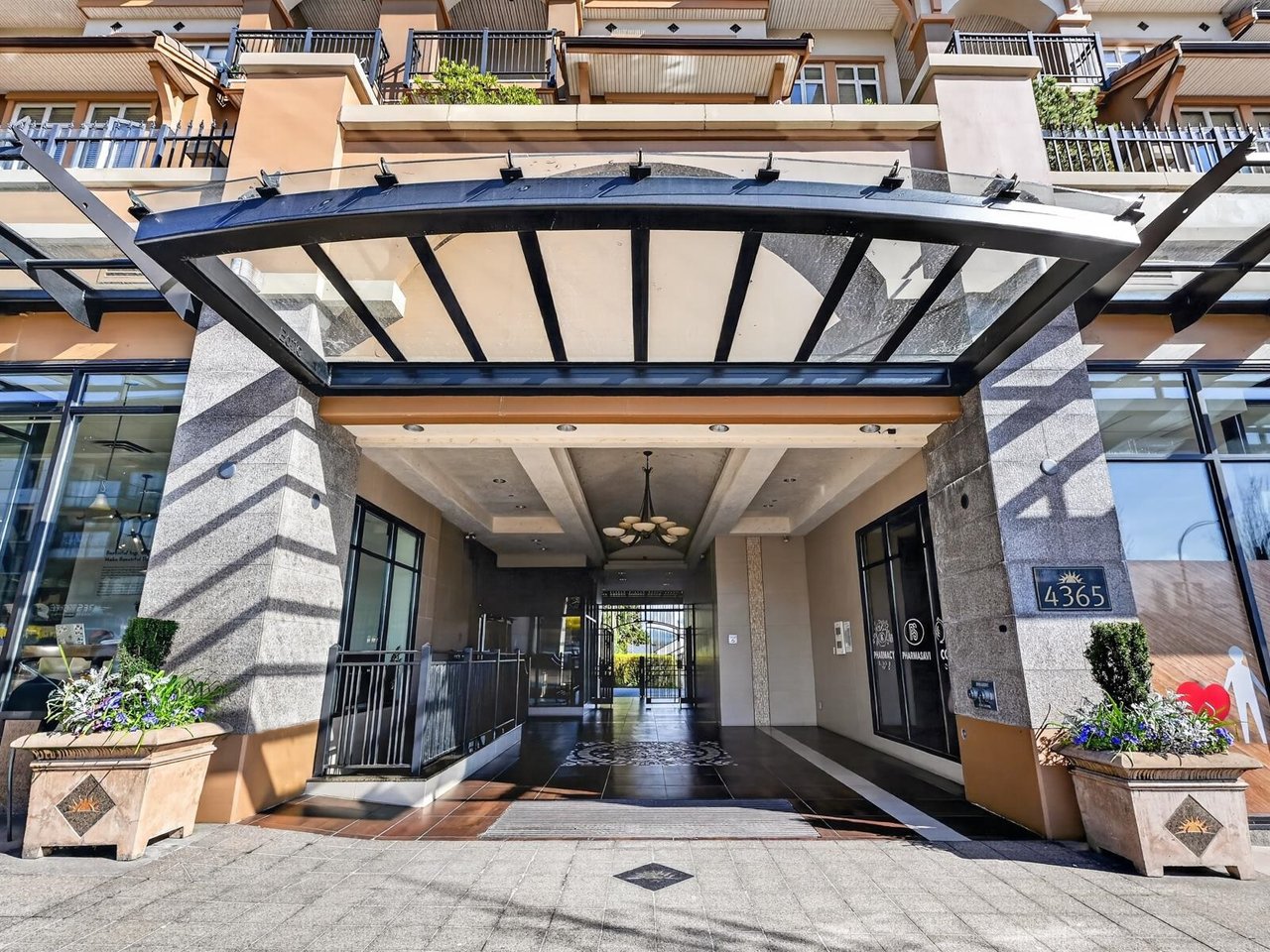302-4365 Hastings Street, Burnaby