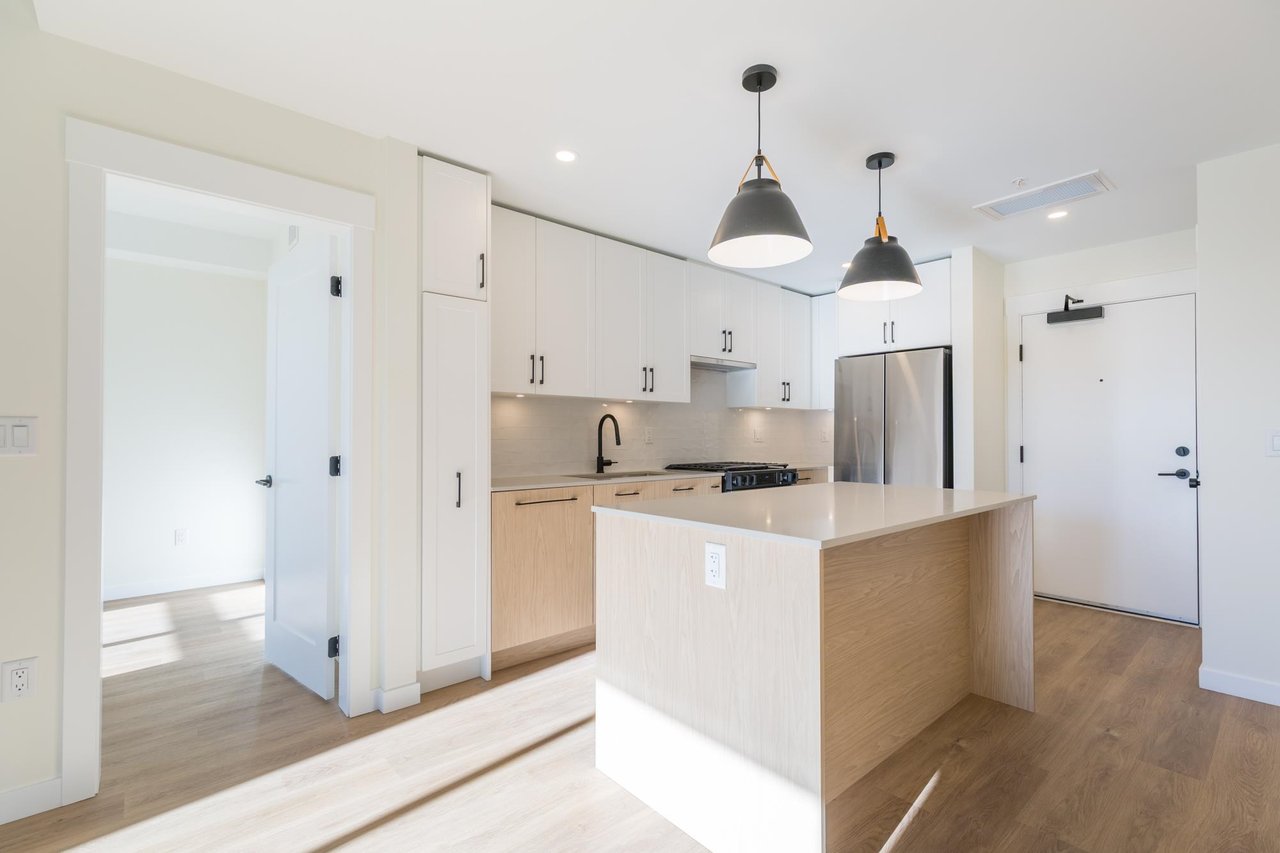 207-27218 Aldergrove Town Center Dr