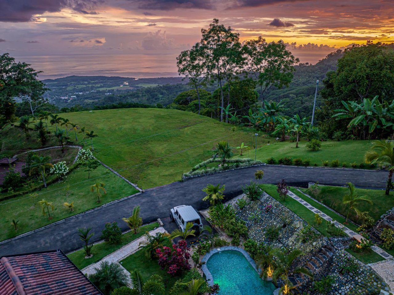 4 Villas! 2 Pools! Extraordinary Luxury Estate With Whale's Tail Views