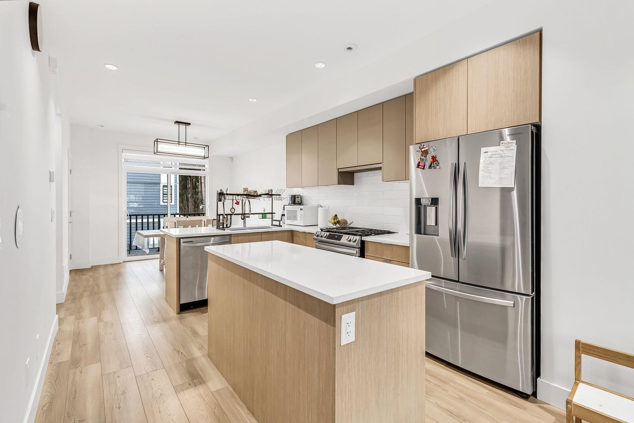 36-11556 72a Ave