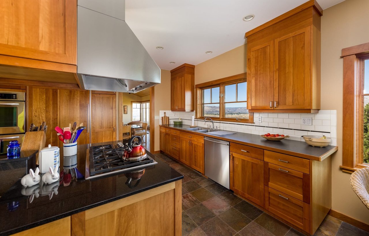 2717 E 14th