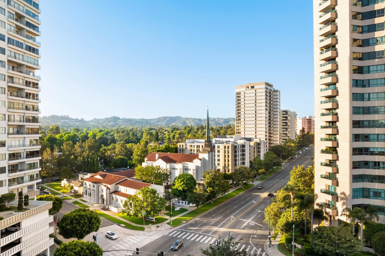 The Dorchester #501, Wilshire Corridor