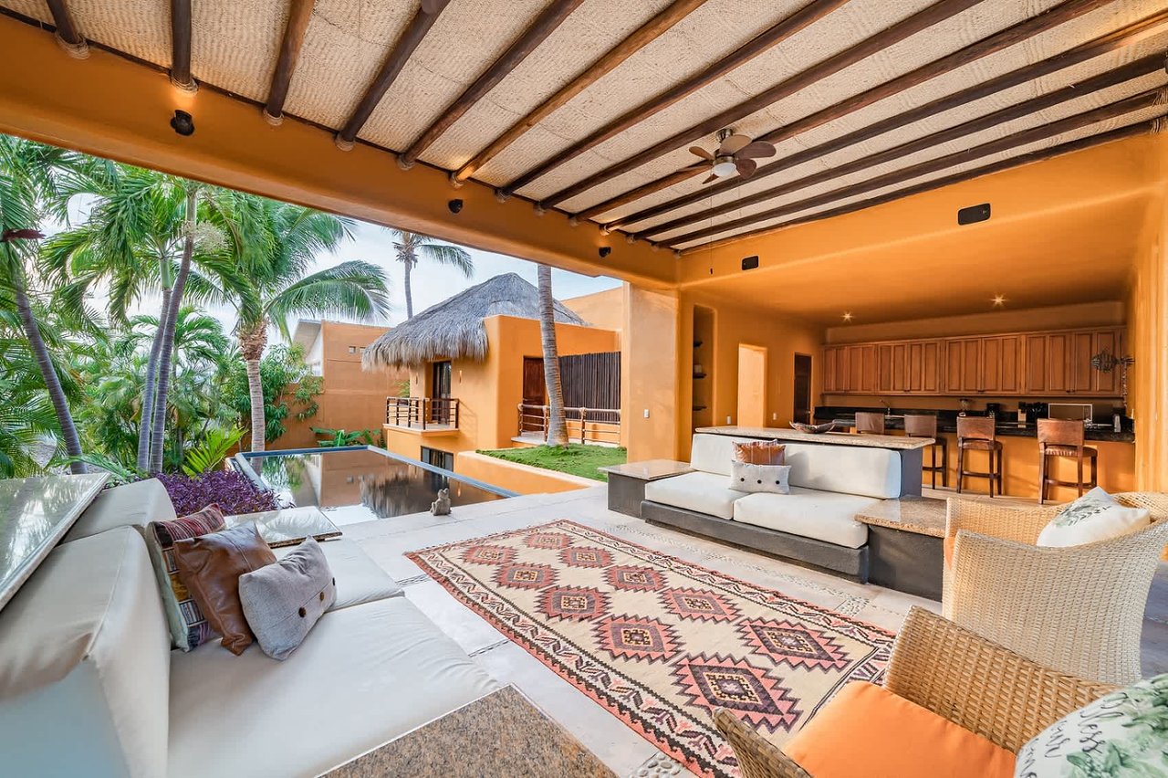 4 bedroom, Single Family Homes, Villa Palmas