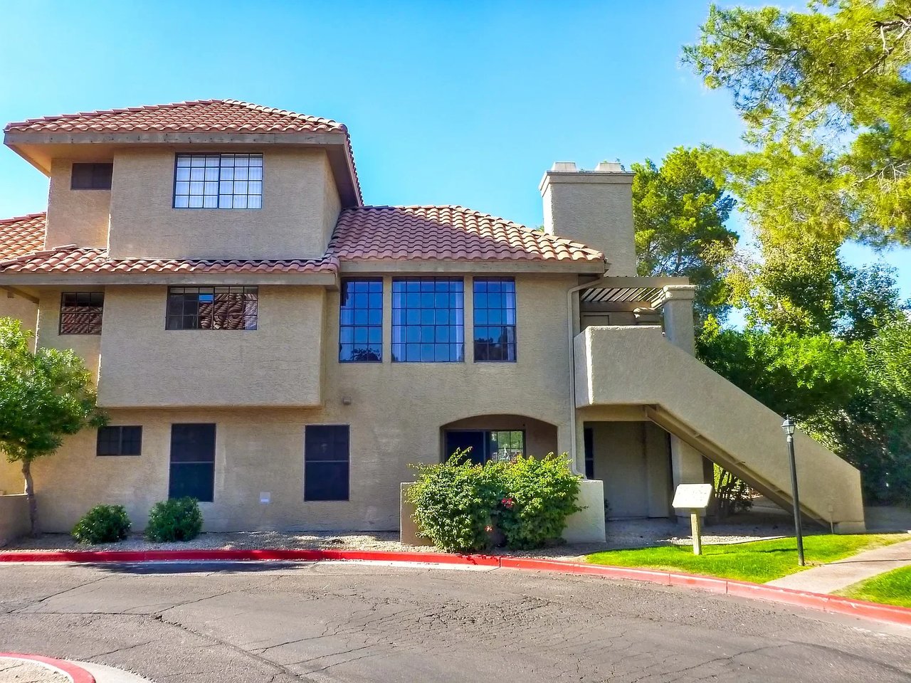 1211 N Miller Rd Unit 257