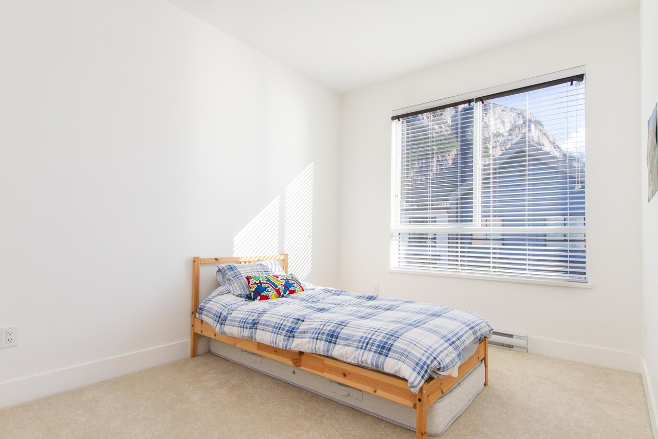 1351 Peakside Pl