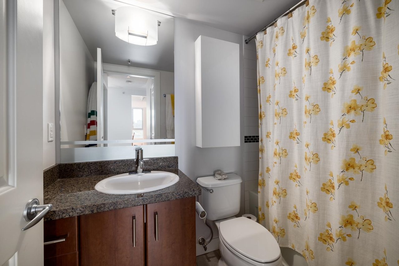 606-587 W 7th Ave
