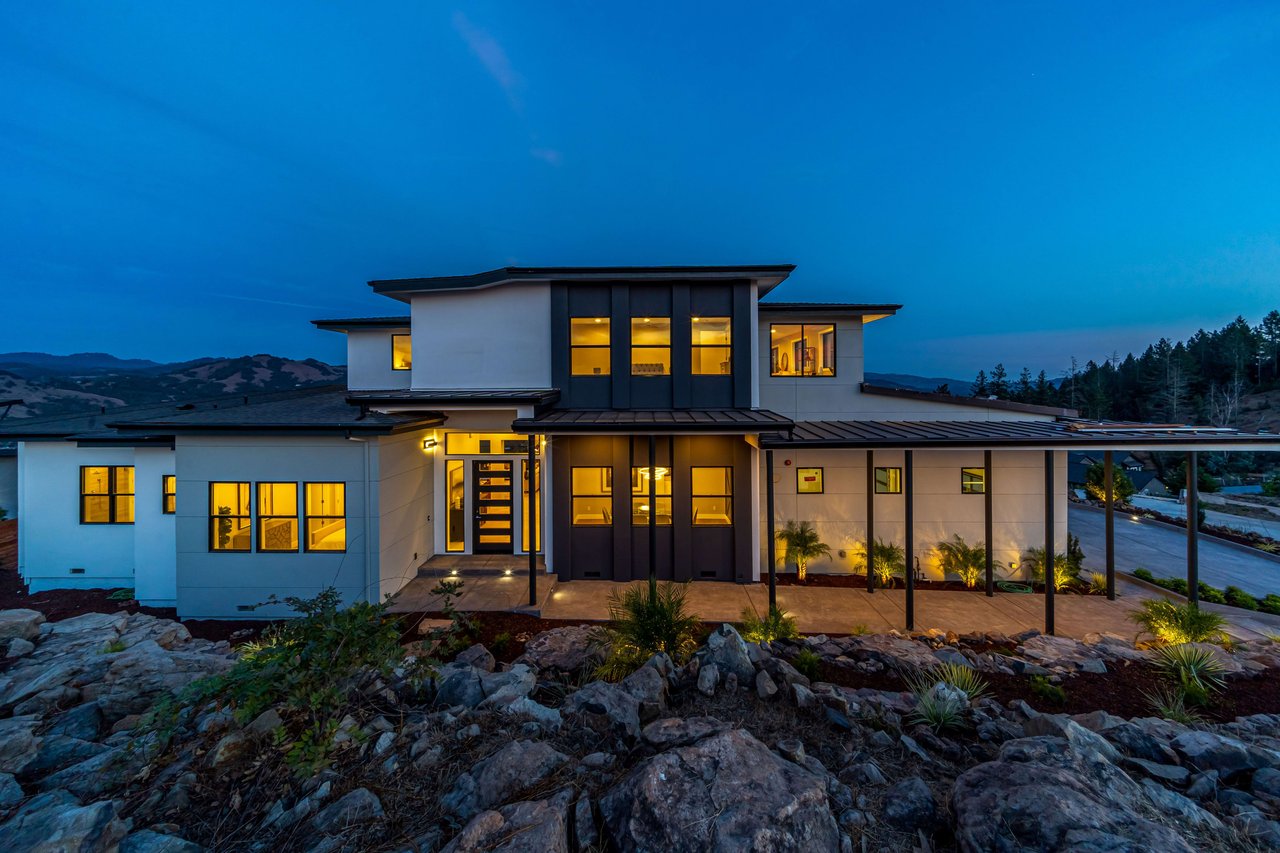 3927 Rincon Ridge Drive