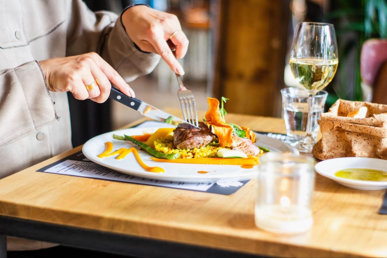 6 Unique Dining Experiences to Try in Maui