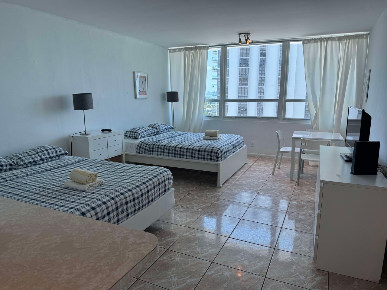 5445 Collins Ave #812 Miami Beach