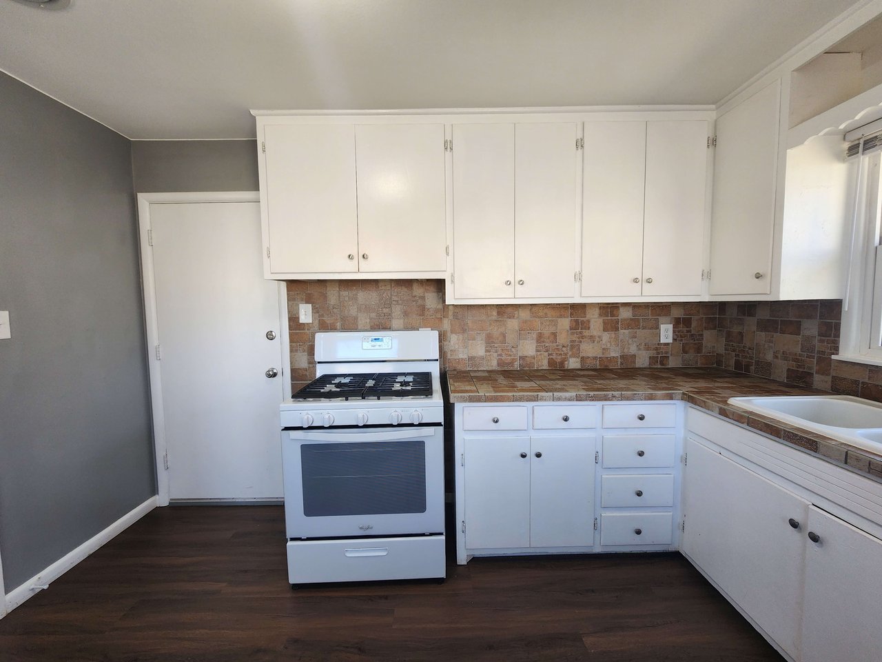 1214 Rose Dr.