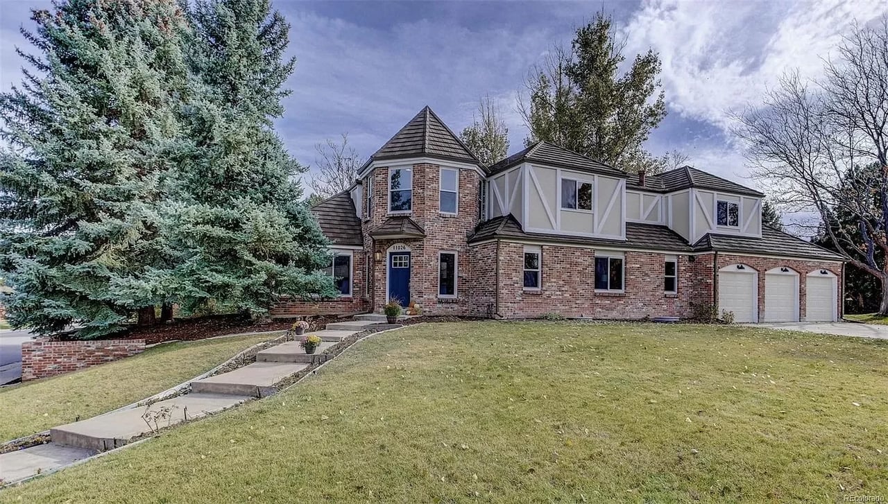 11026 E Crestline Cir