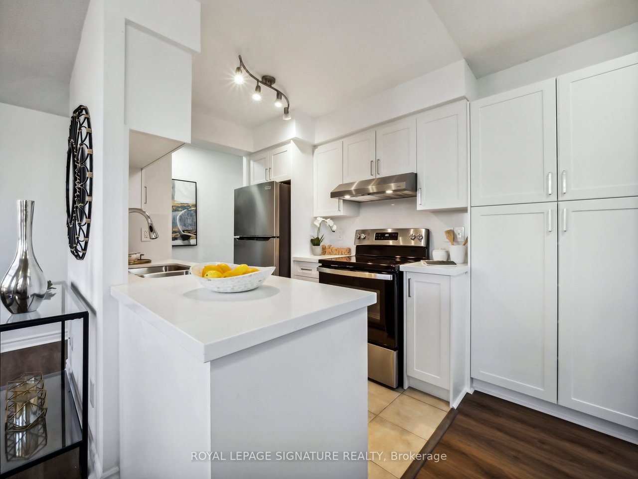 18 Kenaston Gdns 804