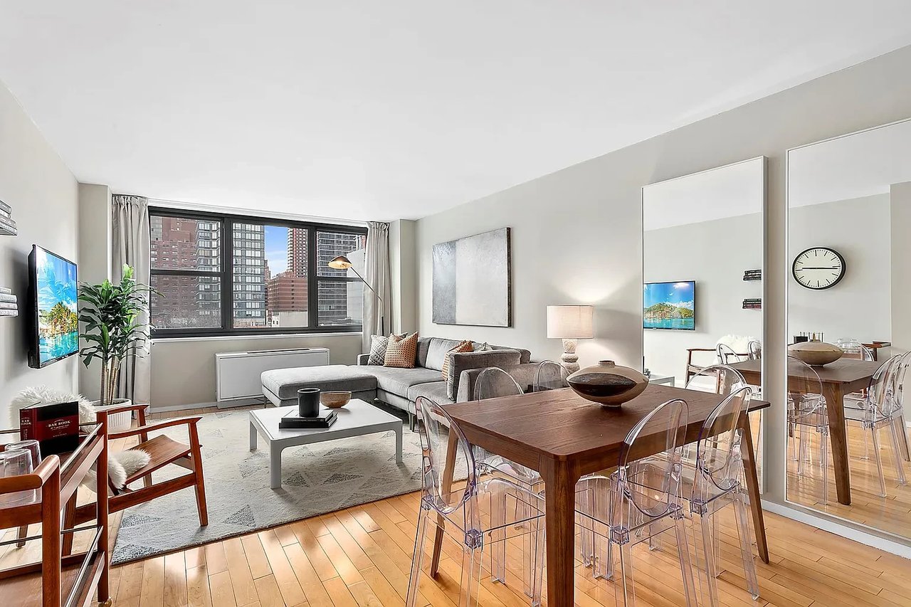 340 E 93rd St APT 9L