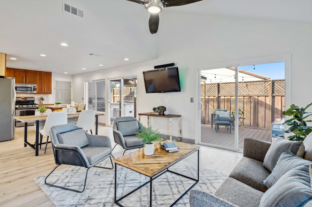 6044 Palm Springs CIR