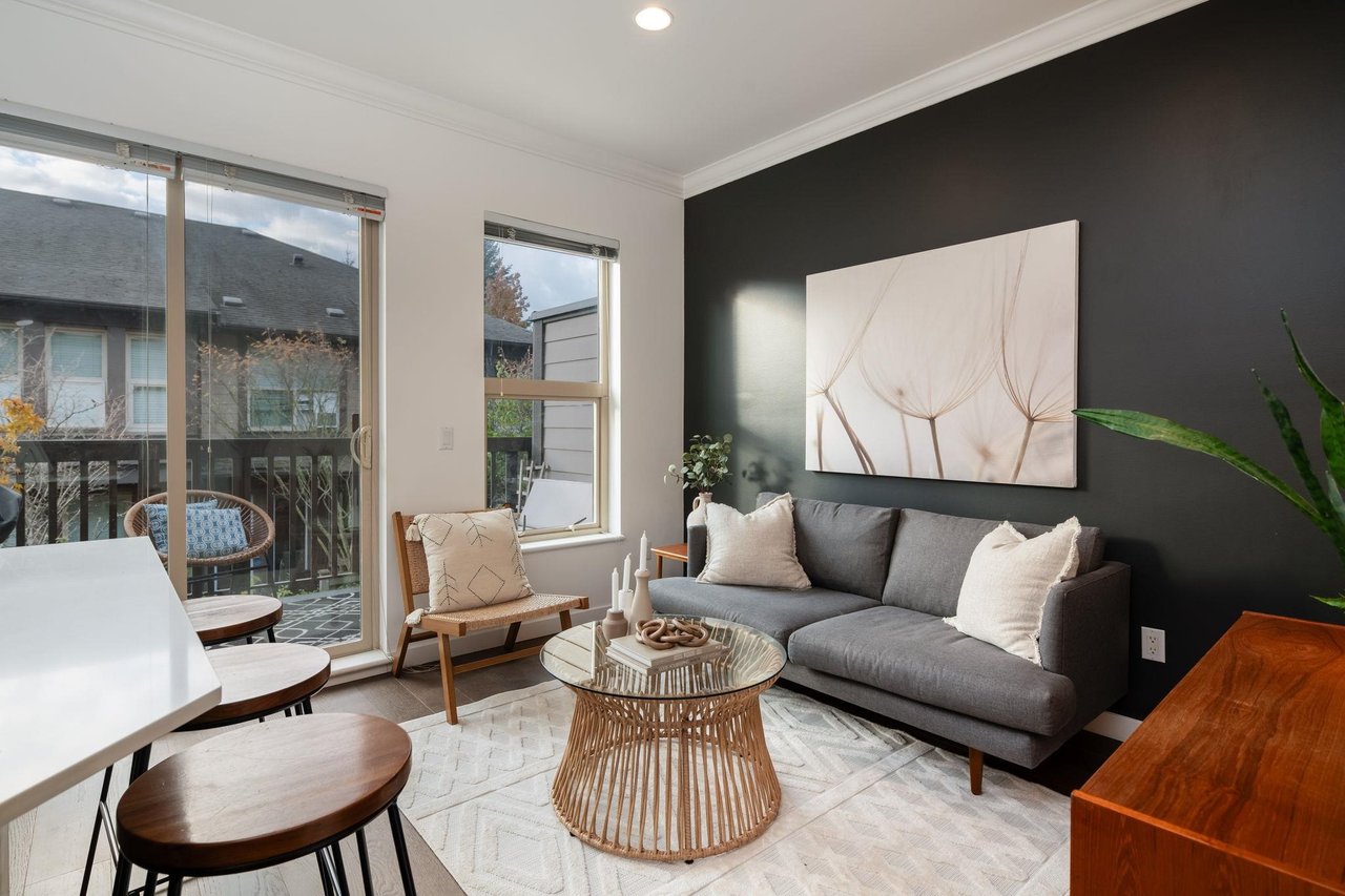 10-308 E 14th St