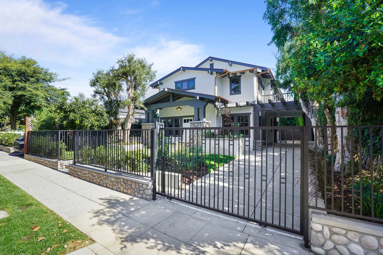 1520 N Sierra Bonita Ave, Sunset Square