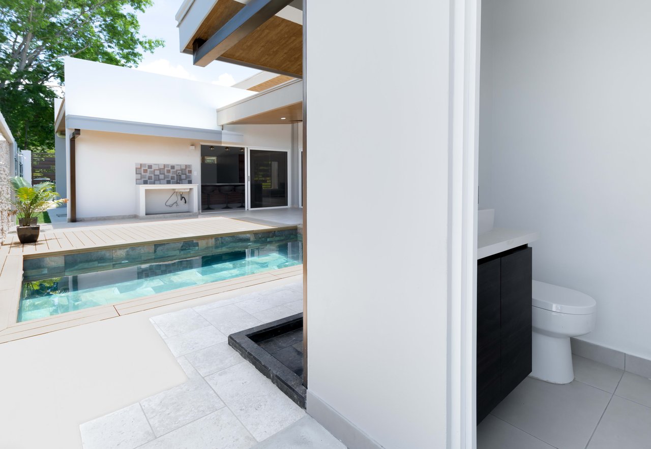 Uvita Paradise Brand New 3 Bedroom, 2.5 Bathroom Modern Home