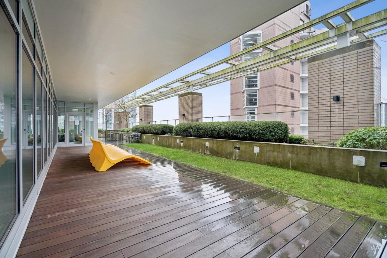 2103-908 Quayside Dr