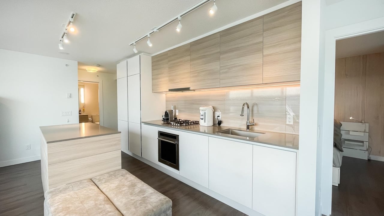 809-988 Quayside Drive, New Westminster