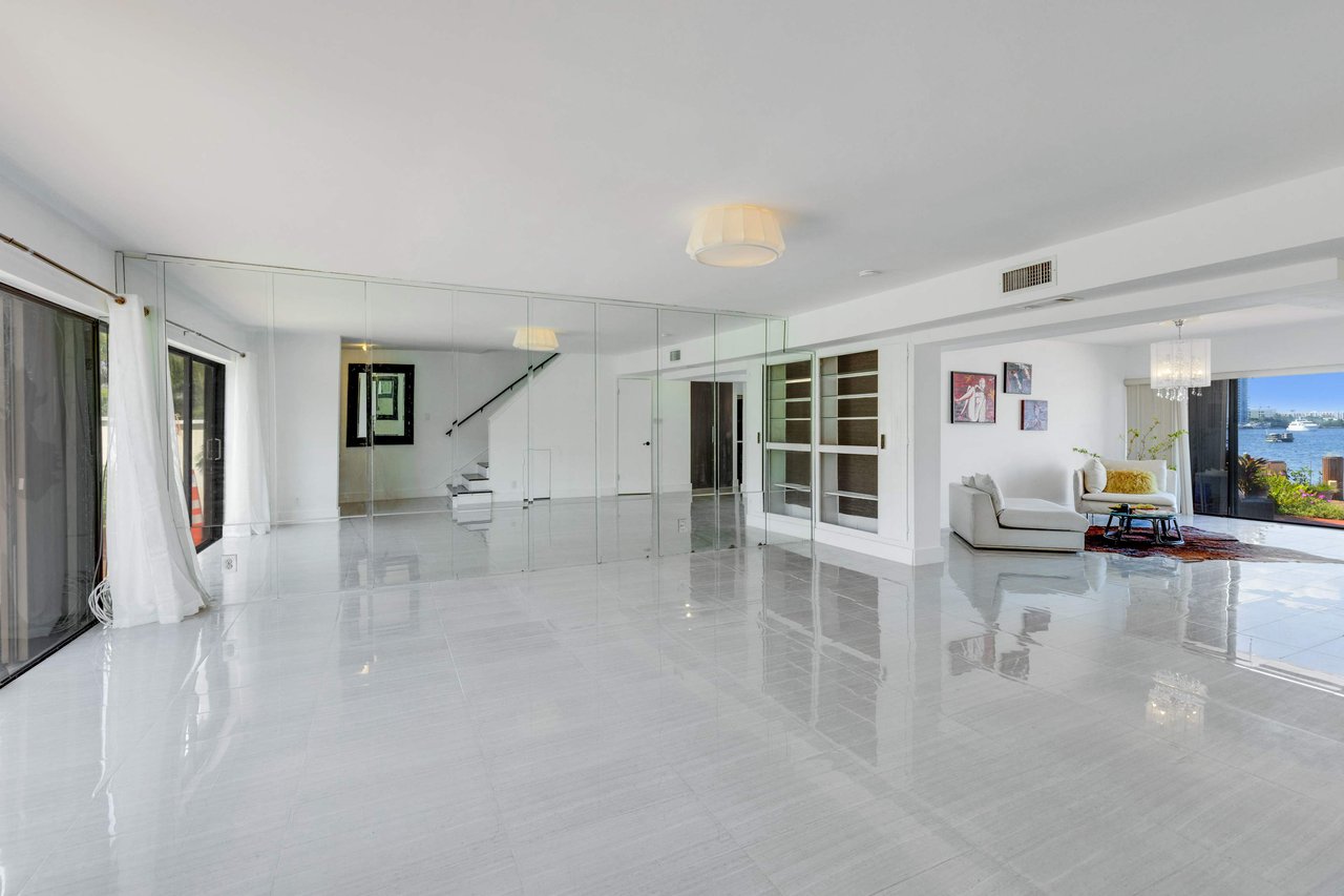 2769 NE 165 Ter North Miami Beach