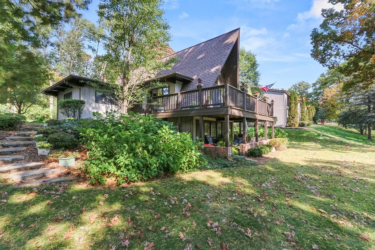 1070 S Lake Shore Dr