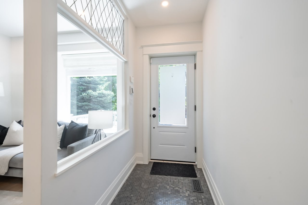 38 Richard Ave 
