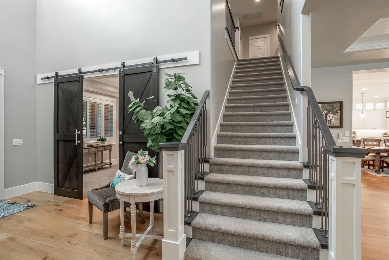 258 W Blue Quartz Dr