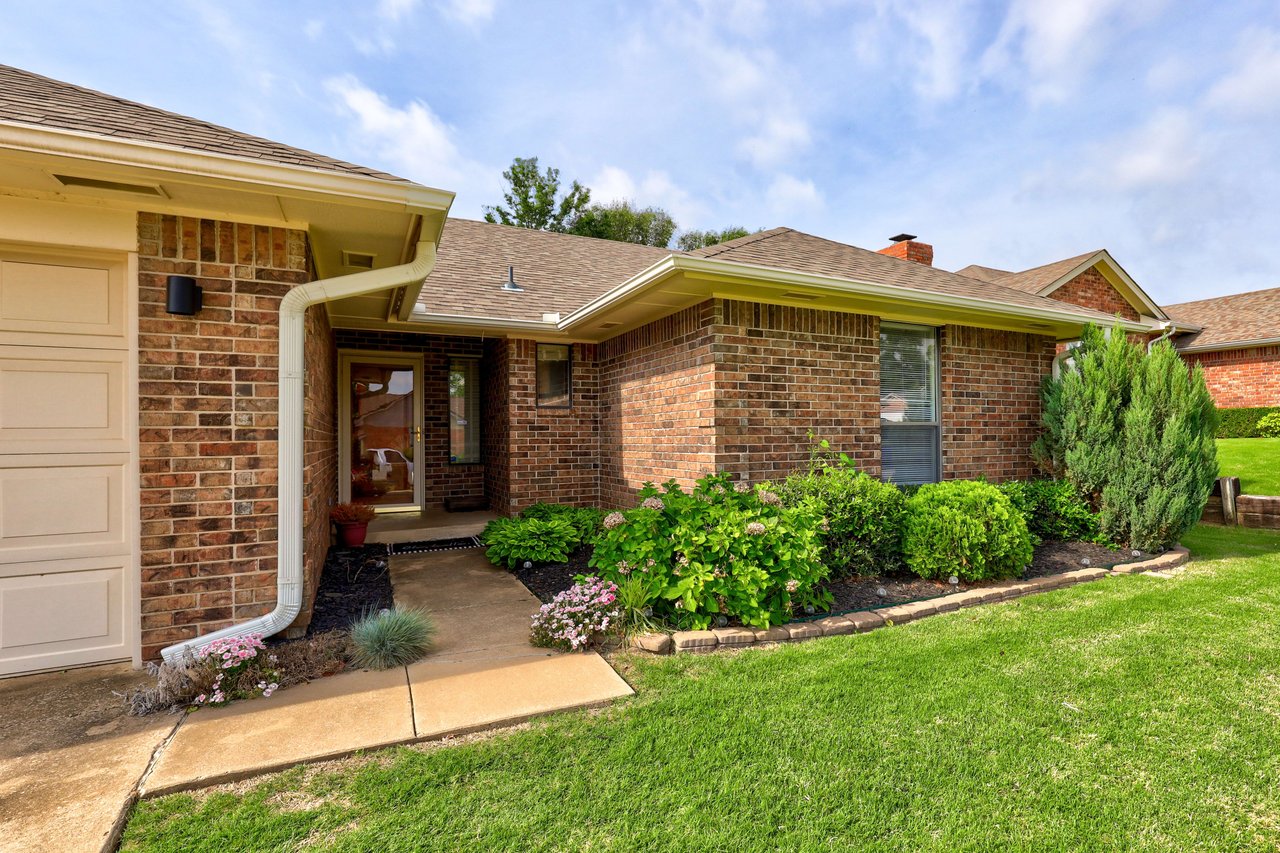 1205 Windsor Place