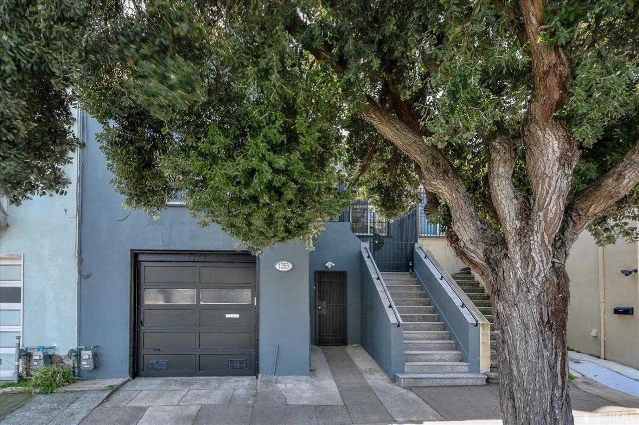 1253 Alemany Blvd