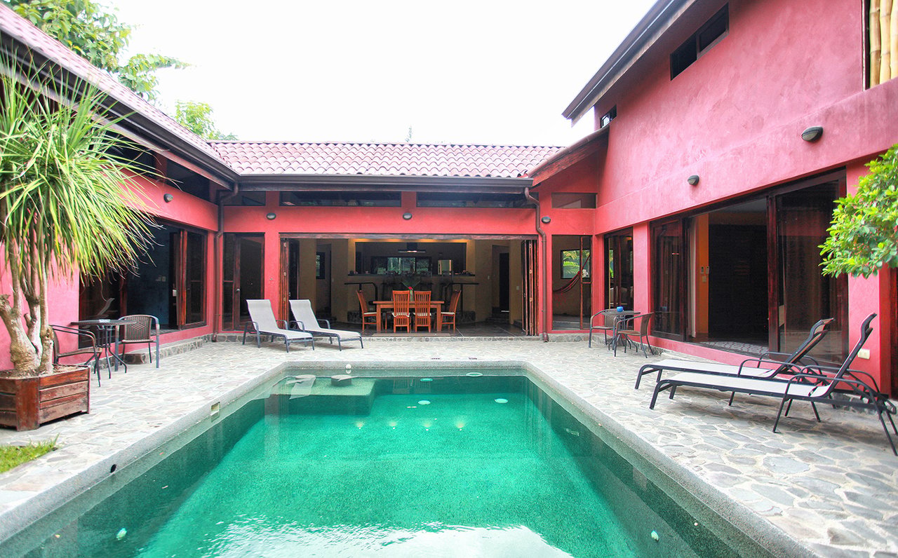 Pool Home Near Surf Break, Santa Teresa, Puntarenas