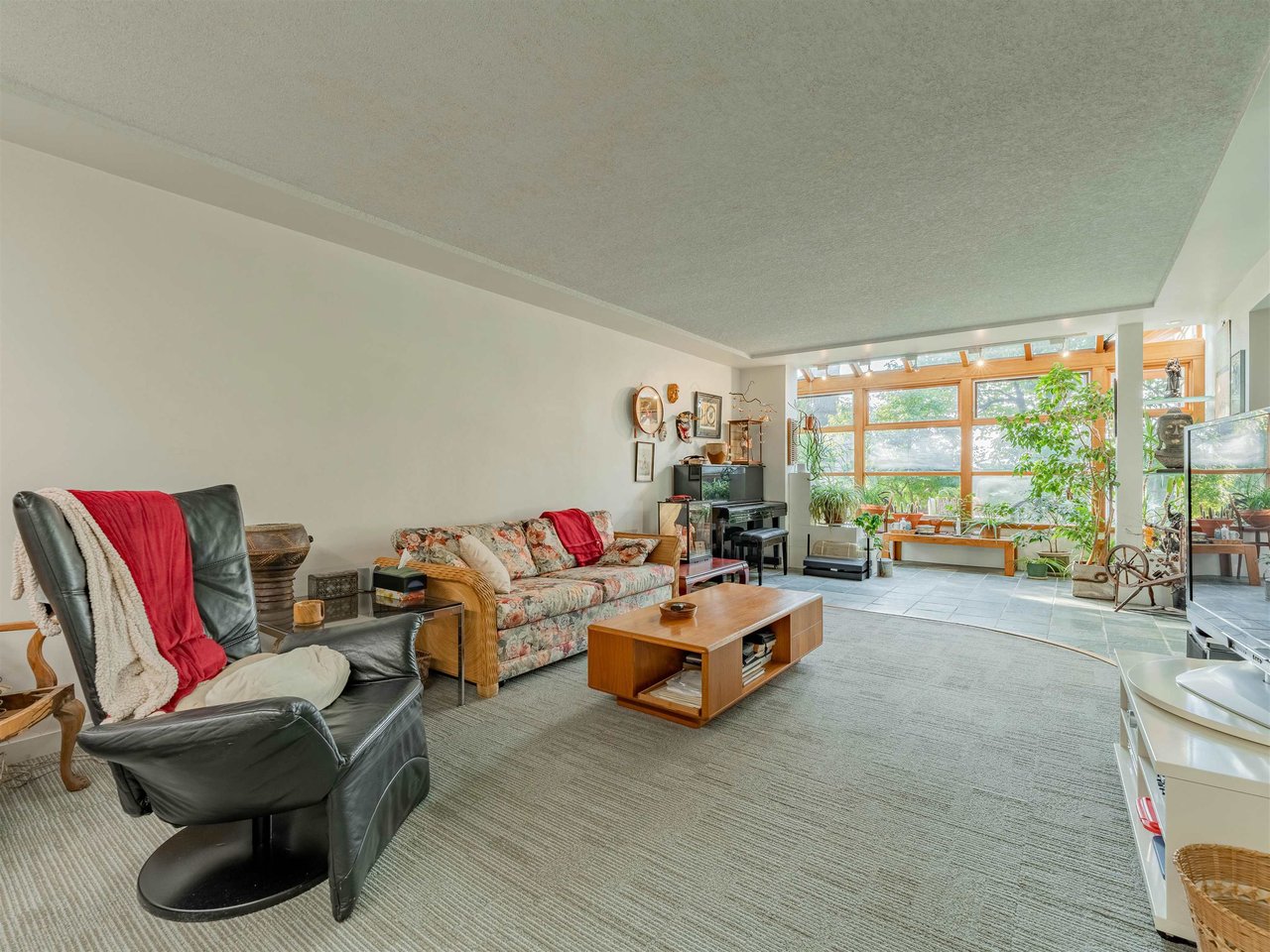 4554 Sunland Pl