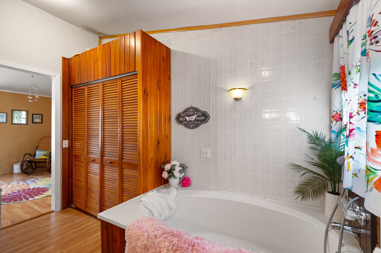 2536 MARTHA  LANE